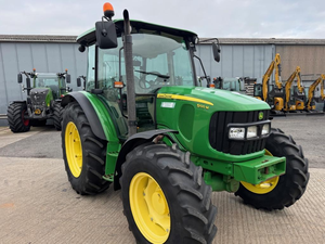 Tractor agrícola JD 5100 John Deere 5100M 4x4 usado en venta - Product Image 2