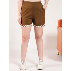 Conjunto Coordinado de Rayón Color Oliva para Mujer DEEBACO, Blusa con Mangas Acampanadas y Abertura Frontal, Shorts con Bordado de Encaje, Estilo Casual Occidental para Verano - Product Image 3