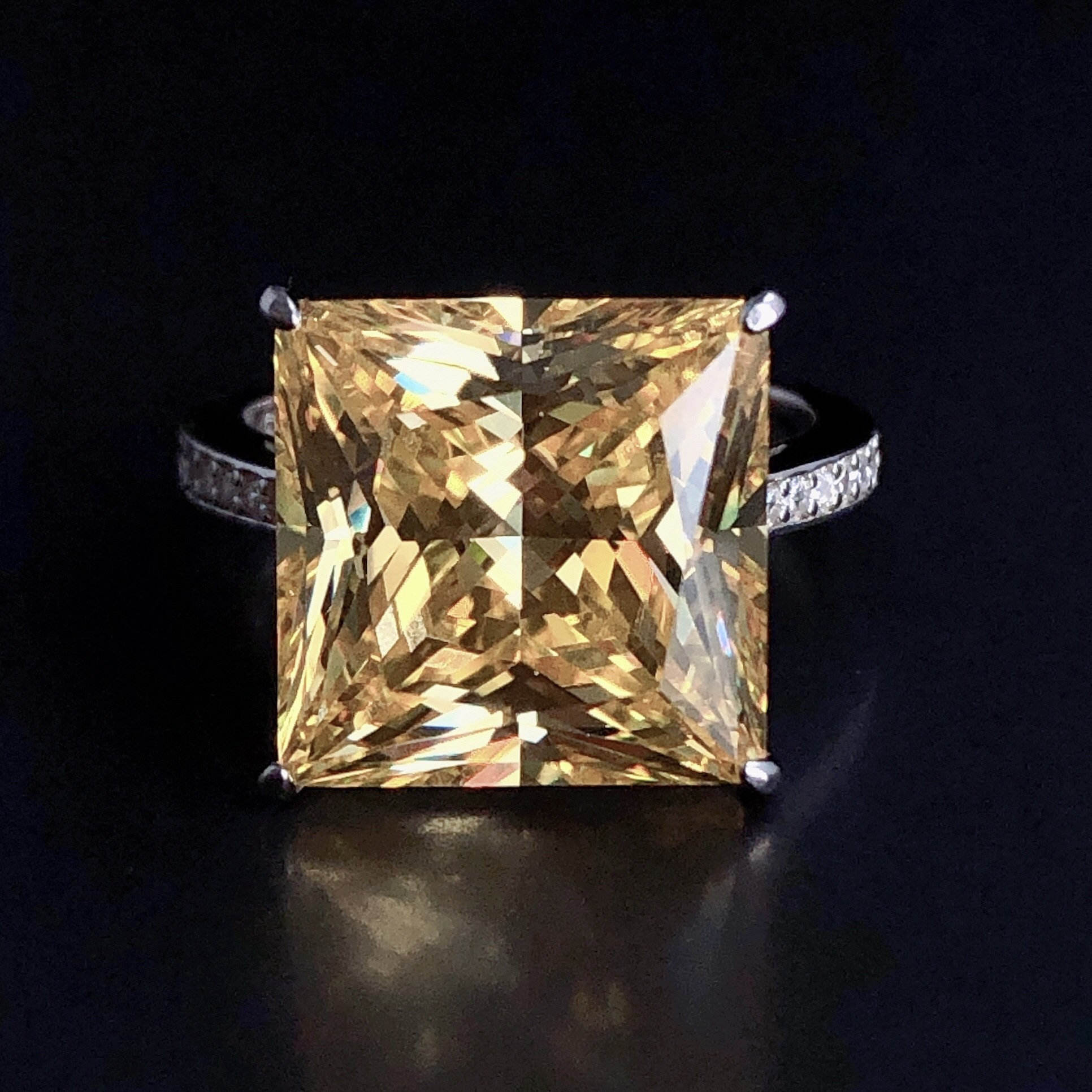 สีเหลือง