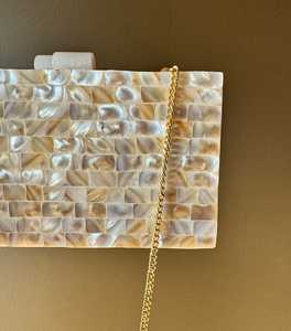 Authentique pochette en résine et métal mosaïque de style bohème pour femme étanche avec décoration de chaîne faite à la main d'Inde - Product Image 3