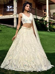 Lehenga choli งานปักลวดลายหนา - Product Image 2