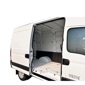 Mini Camioneta Usada con Motor Turbodiésel de 4.1-6L, Vehículo de Transporte de Carga, Interior Oscuro, Fabricación Alemana, R17, Volante a la Derecha, Tapicería de Cuero - Product Image 5