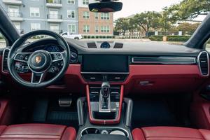 Cayenne GTS Coupé 2021 Inspeccionado, Motor V8 Twin-Turbo, Tracción en las Cuatro Ruedas, Paquete Premium Plus, Proveniente de Clima Cálido - Product Image 4