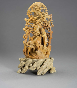 Escultura de oso polar de esteatita sustancial en un verde oliva moteado y gris. Disponible a precios mayoristas - Product Image 5