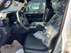 Neuf/Occasion 2024 pour PRADO LC250 2.4L SUV Automatique 4x4 R20 Cuir Gauche Option Or Essence Feux LED - Product Image 3