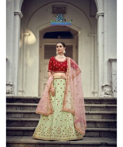 Élégant Lahenga Choli en coton long jusqu'au sol pour femmes, broderie Lavisa, travail de miroir pour les robes de fête de mariage indien - Product Image 5