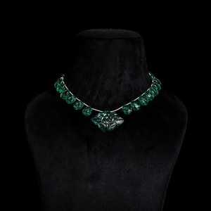 สร้อยคอความรักแกะสลักมรกตสวยงามรูปหัวใจสีเขียวอ่อนหรูหรารายละเอียดรูปหัวใจสง่างามเหนือกาลเวลา - Product Image 3