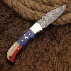 Couteaux pliants de survie en acier Damas faits à la main sur mesure OEM, manche Texas, survie en plein air, personnalisés avec étui - Product Image 2