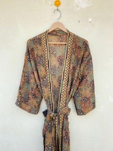 Kimono Seda Kimono Robe Bata Roja Vintage Kimono Robe - Product Image 4