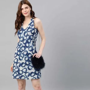 Robe décontractée élégante en coton indien fait à la main pour les femmes pour les fêtes et l'été robe de mariée personnalisée personnalisée en vente - Product Image 1