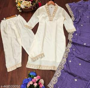 Salwar Kameez exclusif personnalisé vente en gros robe costume pour femmes Bollywood ethnique kurta kurti au meilleur prix pour adultes - Product Image 6