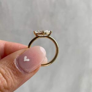 Bague de fiançailles élégante en diamant de laboratoire taille marquise East West, solitaire avec diamant marquise de 1,26 carat, pour mariage stylé - Product Image 4
