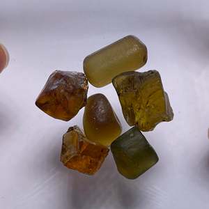 Cristal de Turmalina Natural Suelto de Tanzania - Product Image 1