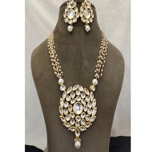 Classic Indian Wedding Kundan <b>Jewelry</b> <b>Set</b> <b>for</b> <b>Women</b> & Girls Heavy Gold Plated Brass Includes Earrings & Bridal Necklace - Product Image 1