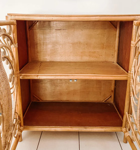 Haute qualité Unique fait à la main naturel rotin armoire Vietnam 2 portes fleur motif petite taille écologique bureau organisateur vin - Product Image 4