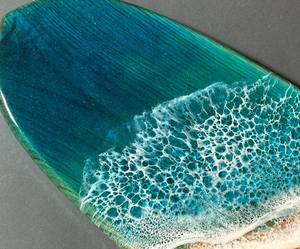 Grossiste de haute qualité unique bleu en bois de chêne résine époxy plateau de service cadeau Surf océan mer pendaison de crémaillère fabriqué au Vietnam - Product Image 3