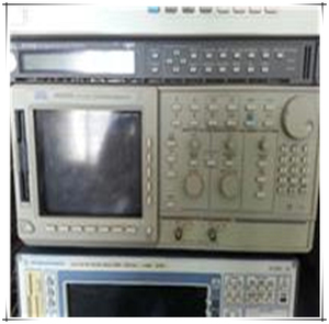 Generador de Señales de Función y Forma de Onda Arbitraria Tektronix AWG520 Usado - Product Image 2