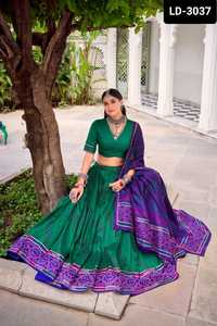 Vêtement traditionnel indien Tasar soie Lehenga Choli avec imprimé Bandhej avec Gotta Patti dentelle retouche Lehenga Choli avec Dupatta - Product Image 2