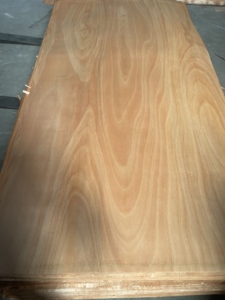 Okoume de qualité supérieure placage naturel blanc Recon bois de qualité supérieure pour la décoration de meubles placage de contreplaqué de qualité supérieure - Product Image 3