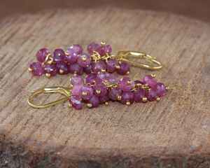 Pendientes de Racimo de Cuentas de Rubí Rosa Natural, Cuentas de Rubí Genuinas, Plata de Ley, Chapado en Oro de 14K, Joyería de Piedra Natal de Julio - Product Image 2