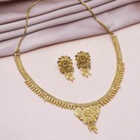 Vente en gros 14K 18K 24K or formant des colliers courts, ensemble de bijoux de conception florale traditionnelle, colliers de mode remplis d'or en laiton.