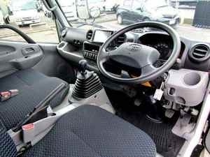 Limpie 2024 T O Y O T A D Y N A 2 TONELADAS CAMIÓN - Product Image 4