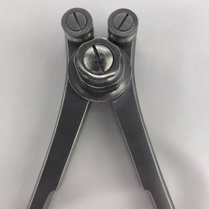 Fabricación en Pakistán, Doblador de Varillas de Alta Calidad con Agarre Cómodo, Acero Inoxidable, Fuente de Energía Manual, Uso en Cirugía de Columna, Certificado CE - Product Image 5