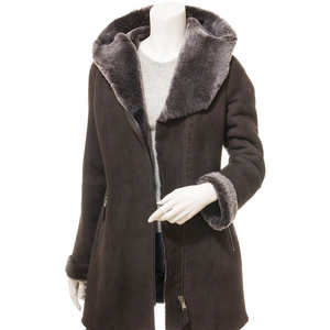 Chaqueta de Cuero para Mujer de Alta Calidad en Oferta |   Chaqueta Acolchada Impermeable Ecológica de Cuello Alto y Largo Regular, Hecha a Medida y con Acabado Bronceado - Product Image 3