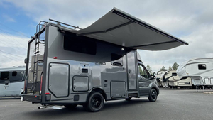 Autocaravana Ford Gris, Remolque de Viaje Estilo Moderno, Vehículo Clase C, Camper, Caravana en Venta a Bajo Precio - Product Image 3