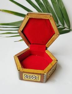 Caja de Joyería de Lujo Hecha a Mano con Incrustaciones de Nácar y Madera Moderna de Alta Calidad, con Forma Personalizable para Uso Decorativo - Product Image 3