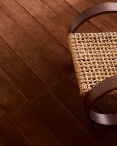 Tapis en laine à poils longs brun noyer 14/16 mm, design moderne, fait main en Inde, durable, coupe personnalisée, antidérapant, réversible, adapté aux animaux domestiques - Product Image 2