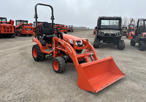 Tractor Utilitario Subcompacto Kubota BX2380 de 23 HP, 4WD, Hidrostático, Diésel, para Agricultura y Paisajismo, Gran Descuento, Motor Principal y Engranaje - Product Image 5