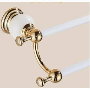 Juegos de baño de metal ofrecen una durabilidad que resiste el uso diario, manteniendo una apariencia pulida y elegante durante años. - Product Image 5