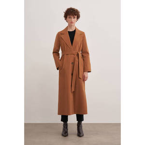 Gabardina Larga Cruzada de Piel Sintética Taba con Estampado - Product Image 1