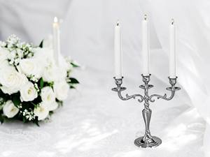 "Elegante candelabro plateado de 5 brazos, diseño impresionante, perfecto para entornos sofisticados y ocasiones especiales" - Product Image 5