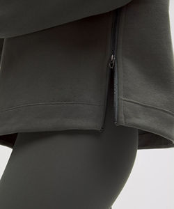 Sudadera de Mujer con Cuello Redondo, Corte Holgado y Relajado, con Cremallera Lateral y Logotipo Personalizable en la Parte Delantera - Product Image 3