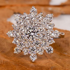 En gros Bagues de fiançailles et de mariage pour femmes plaquées or massif 14 carats avec diamant de laboratoire taille brillant flocon de neige serti à griffes par un tiers - Product Image 1