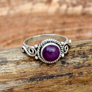 Anillo de cabujón hecho a mano con mejor diseño clásico de piedras preciosas de amatista, joyería de plata de ley sólida 925 con estampado 925 - Product Image 3