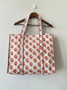 Sac fourre-tout en coton à motif uni, fermeture éclair ouverte, broderie florale, impression à la main pour un usage quotidien - pour les courses, les voyages d'une nuit, la plage - Product Image 2