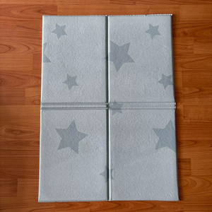 Tapis à langer pour bébé en mousse XPE pour un changement pratique et confortable - Product Image 1