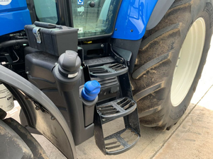 Tractor Agrícola Usado New Holland T5.120 2024 con Bomba de Rodamiento y Motor, 99 kg, 10001-20000 Horas - Product Image 6