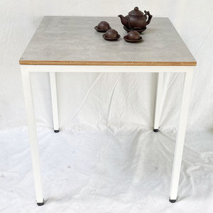 Mesa de Comedor Cuadrada de Diseño Minimalista 70x70cm de Madera Contrachapada con Patas de Hierro, Modelo Stabile-BA68087 - Product Image 3