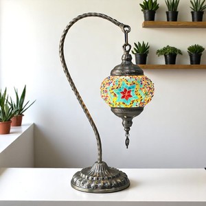 โคมไฟแก้วตั้งโต๊ะสไตล์ตุรกีดีไซน์ใหม่จาก Marrakech ทำด้วยมือ DIY โลหะหลากสีที่ใช้ไฟฟ้าและแหล่งจ่ายไฟแบบเรียบง่าย - Product Image 2