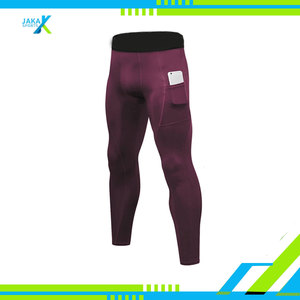 T-shirt athlétique de compression en coton de couleur unie pour hommes séchage rapide respirant léger anti-transpiration élastique extensible dans les quatre sens - Product Image 4