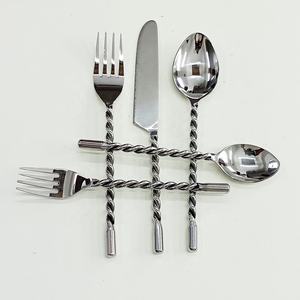 Conjunto de cubiertos de alta calidad, set de vajilla de pulido mate, con mango de diseño giratorio, aspecto moderno, regalo de boda - Product Image 1