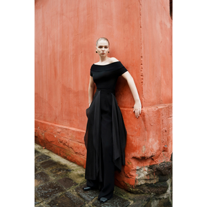 กางเกงขาบินที่สง่างามแต่สวมใส่สบายให้การเคลื่อนไหวที่อ่อนโยนพร้อมจีบที่ปรับแต่งได้เพื่อความซับซ้อนที่เน้นต่ำ - Product Image 1