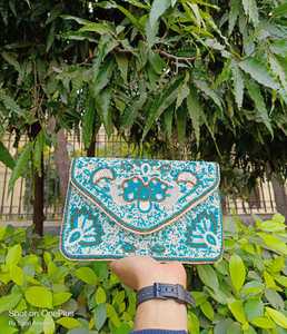 2025 Fashionable Premium Wedding Beaded Clutch Bags for Women Customizable Zipper Closure Evening Bags Whole Sale - Product Image 3