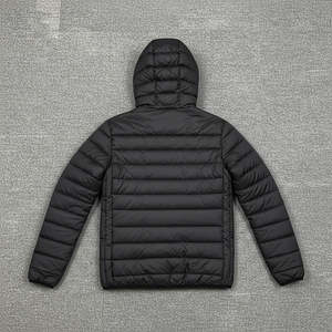 Veste matelassée pour homme en deux tons, tissu 100% polyester, rembourrage en coton, motif uni, style fermeture éclair, capuche, veste à bulles - Product Image 3