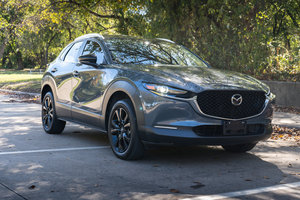 CX-30 2.5 S ÉDITION CARBONE 2024, TRÈS PROPRE, SIÈGES EN CUIR CLAIR, BOÎTE DE VITESSES AUTOMATIQUE, CONDUITE À GAUCHE, TRANSMISSION INTÉGRALE, PNEUS R15 - Product Image 5