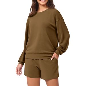 Ensemble 2 pièces personnalisé avec logo vintage, style urbain, pour femme, été, couleur unie, sweat-shirt à manches courtes et col rond, coupe classique, et short en molleton - Product Image 1